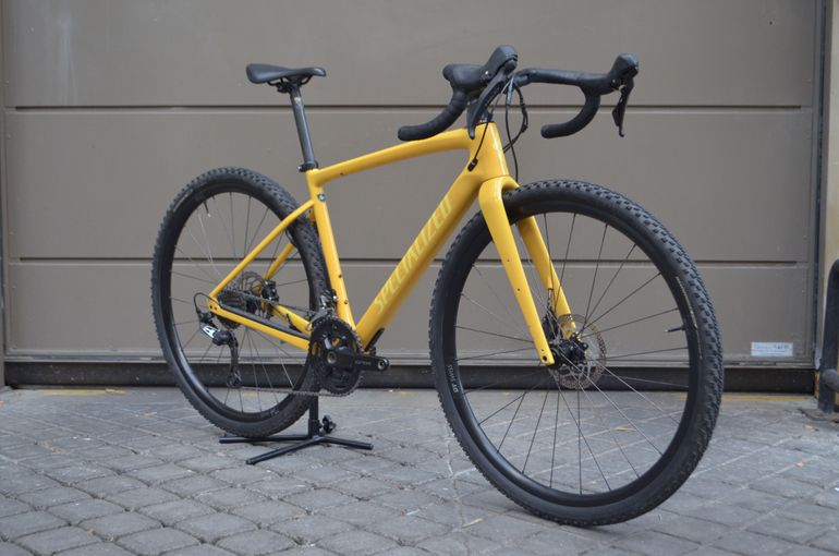 Used Specialized Diverge Sport Carbon 2020 2020 Road & Gravel, White — image 1 of 37