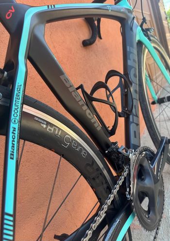 Used Bianchi Oltre XR3 Ultegra 2019 2019 Road & Gravel — image 5 of 12
