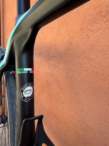Used Bianchi Oltre XR3 Ultegra 2019 2019 Road & Gravel — image 7 of 12