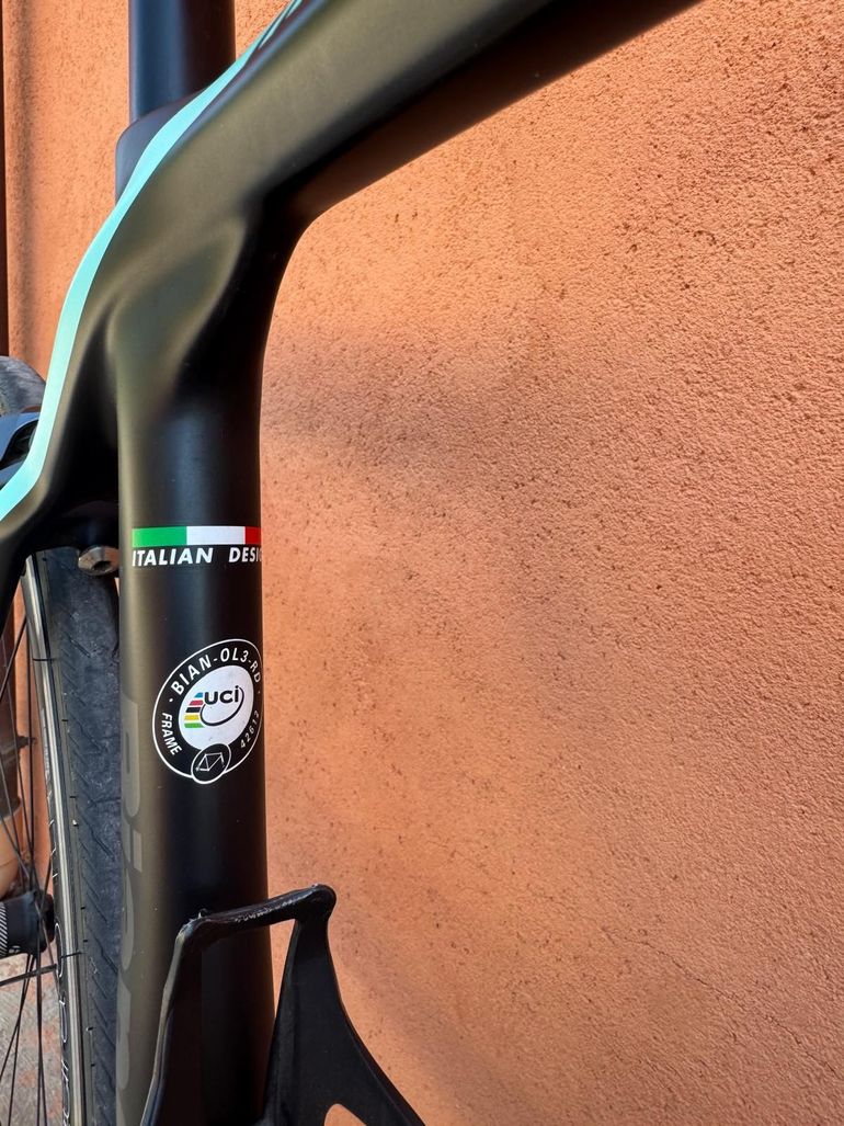 Used Bianchi Oltre XR3 Ultegra 2019 2019 Road & Gravel — image 7 of 12