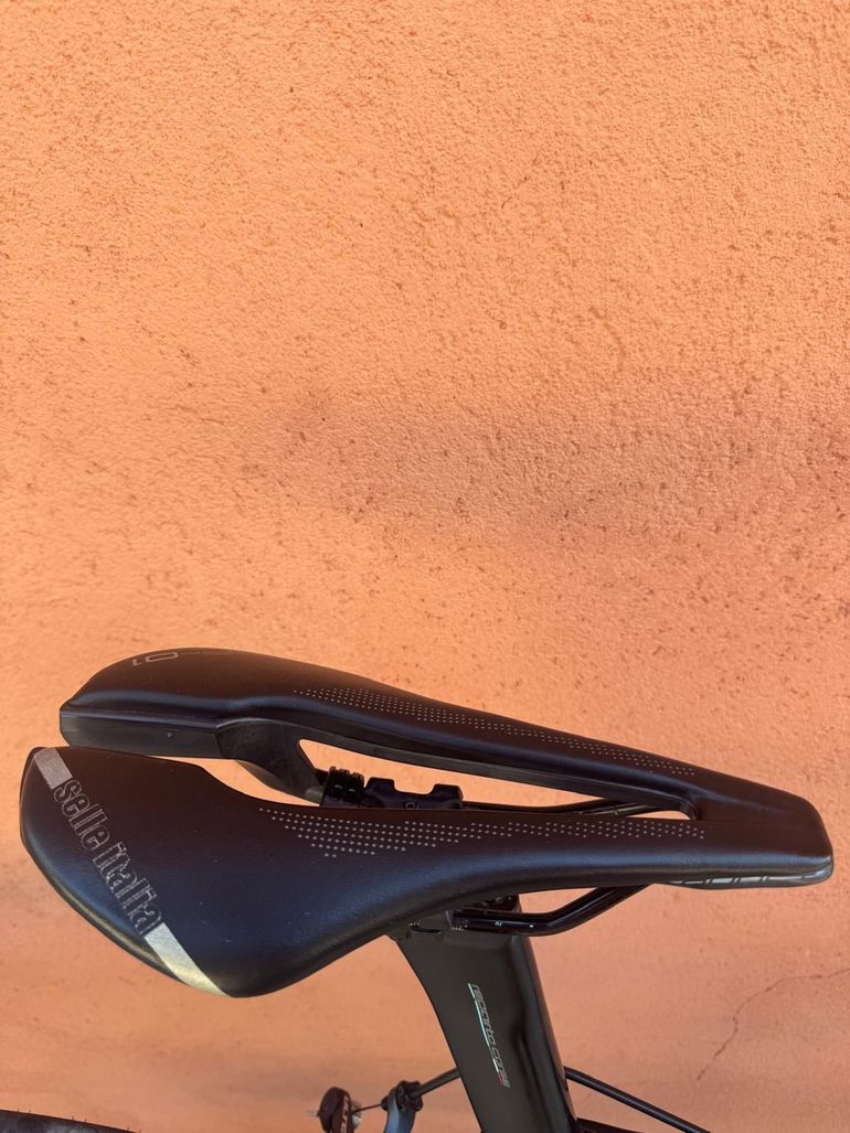 Used Bianchi Oltre XR3 Ultegra 2019 2019 Road & Gravel — image 11 of 12