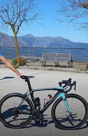 Used Bianchi Oltre XR3 Ultegra 2019 2019 Road & Gravel — image 3 of 12