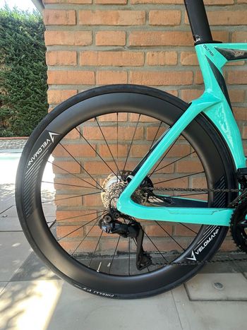 Used Bianchi Oltre Comp Ultegra Di2 2025 2025 Road & Gravel, Blue — image 3 of 7