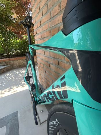 Used Bianchi Oltre Comp Ultegra Di2 2025 2025 Road & Gravel, Blue — image 7 of 7