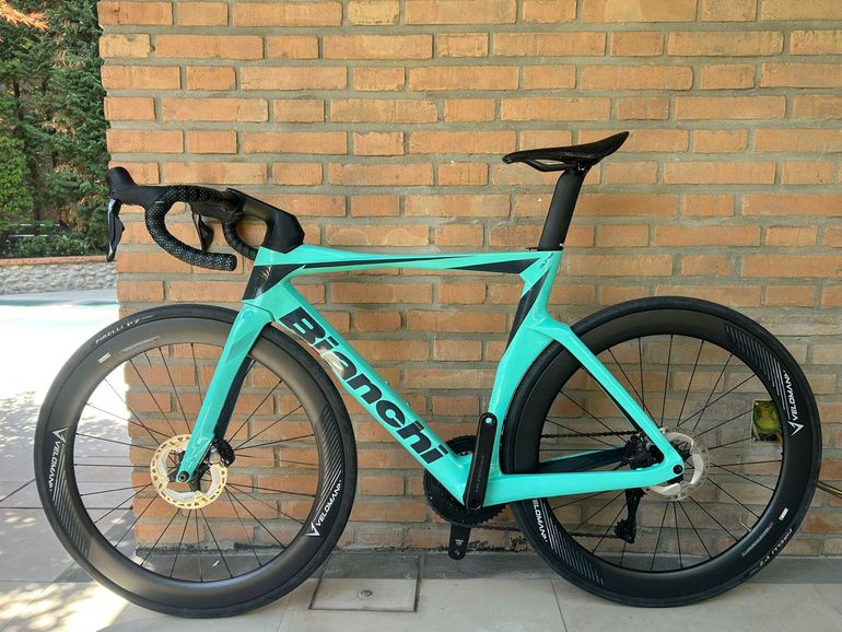 Used Bianchi Oltre Comp Ultegra Di2 2025 2025 Road & Gravel, Blue — image 2 of 7