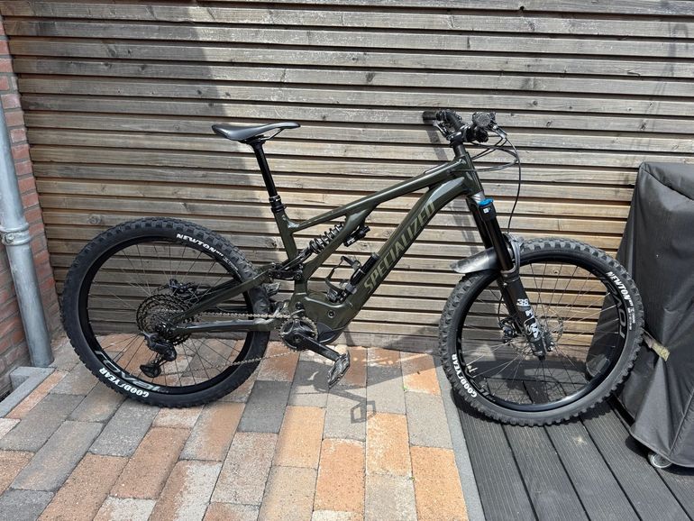 Used Specialized Turbo Kenevo Comp 2024 2024 Mountainbike, Green, 27.5 — image 1 of 21