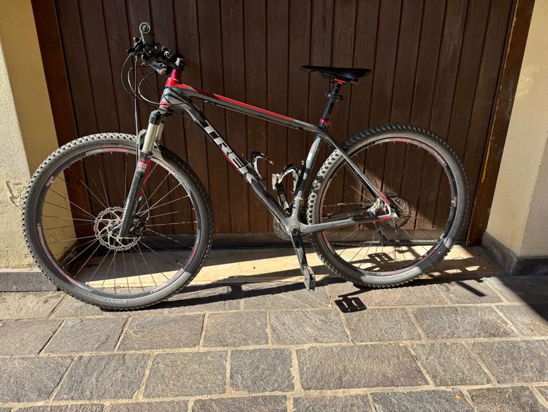 Used Trek Superfly 9.6 2016 2016 Mountainbike, Light Gray, 27.5, 29 — image 1 of 3