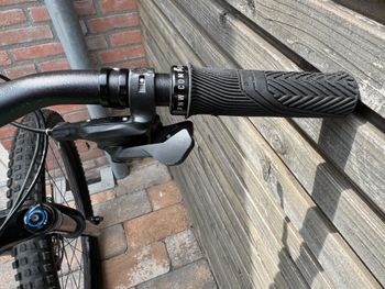 Used Specialized Turbo Levo Alloy 2022 2022 Mountainbike, Verde — image 11 of 22