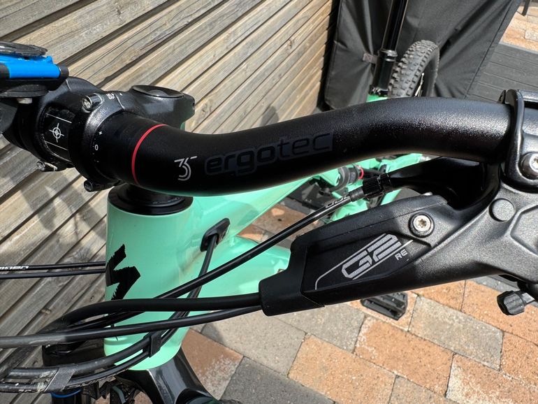 Used Specialized Turbo Levo Alloy 2022 2022 Mountainbike, Verde — image 17 of 22