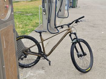 Used Orbea LAUFEY H30 2024 2024 Mountainbike, Orange, 29 — image 4 of 21