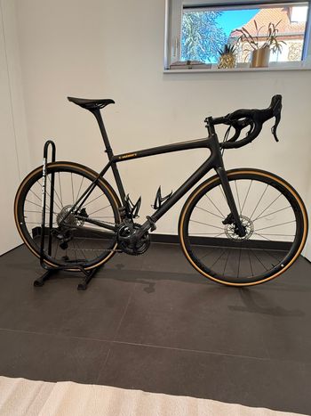 Used Specialized Aethos Ready To Paint 2022, Aufbau Campagnolo Super Record EPS, Roval Alpinist CLX 2022 Road & Gravel, Black — image 8 of 9