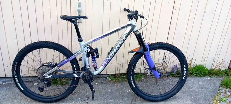 Used Ghost RIOT EN Full Party 2021 2021 Mountainbike, Purple, 27.5 — image 1 of 10