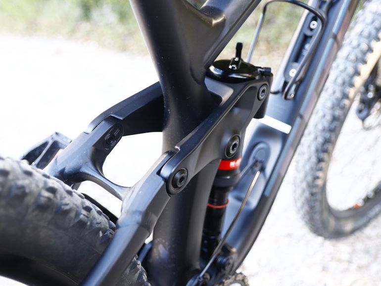 Used Trek Slash 8 2020 2020 Mountainbike, Black, 29 — image 8 of 14