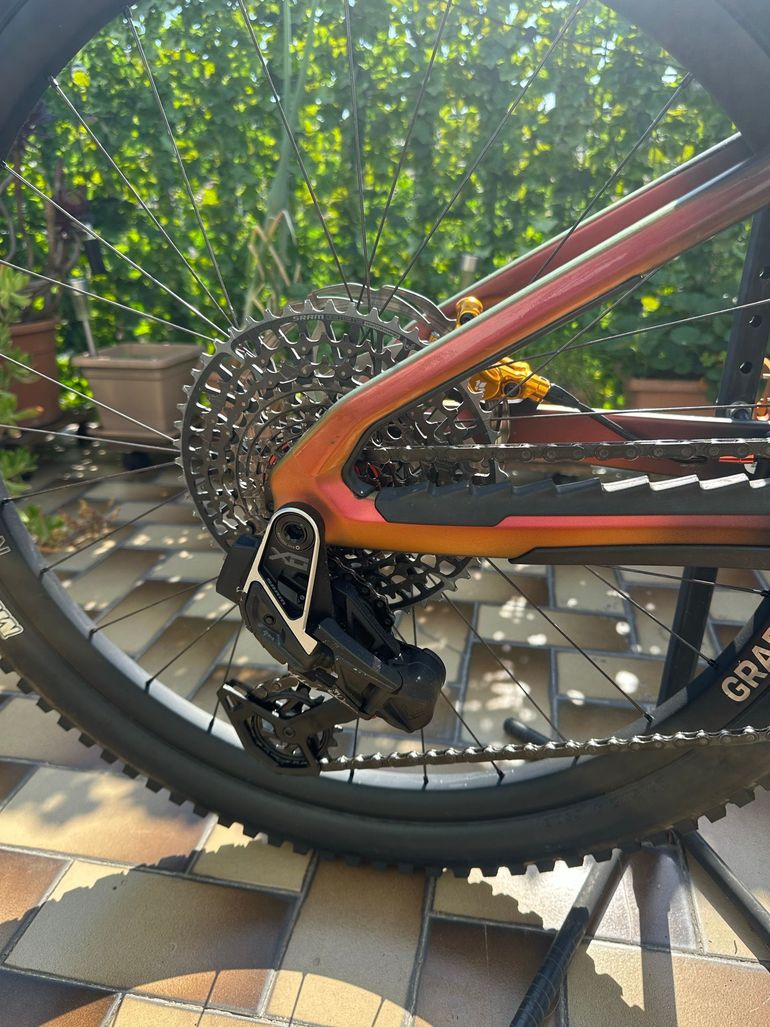 Used Mondraker DUNE XR 2024 2024 Mountainbike, Orange, 29, 27.5 — image 3 of 17