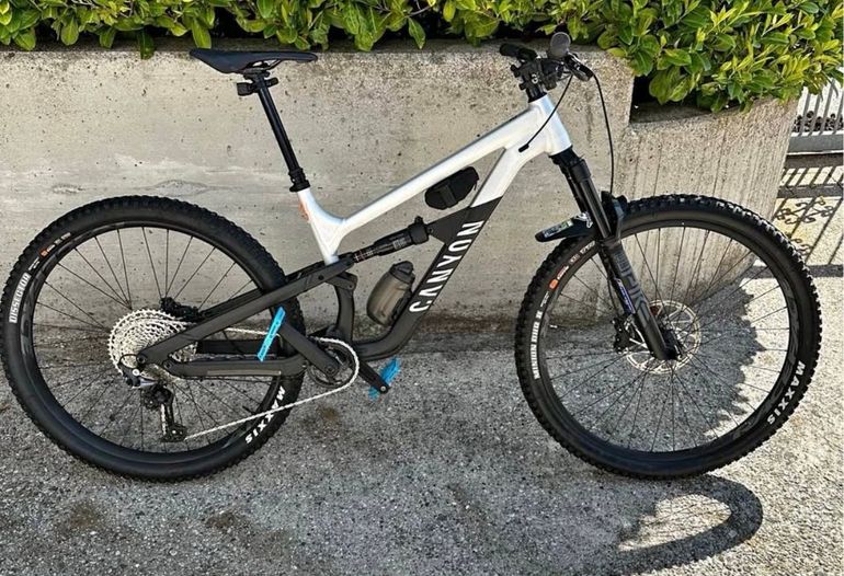 Used Canyon Spectral 125 AL 5 2022 2022 Mountainbike, Black, 29 — image 1 of 4