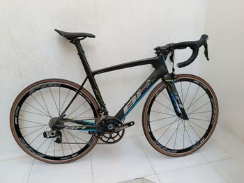 Used BH G6 SRAM Red eTap 2017 Road & Gravel, Black — image 2 of 3