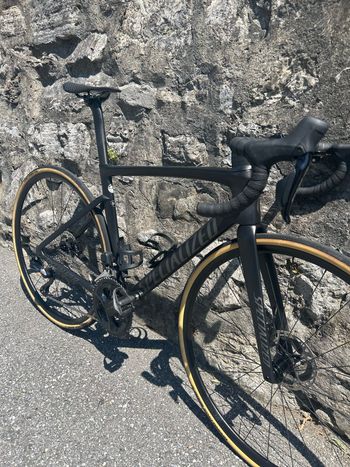 Used Specialized Tarmac Shimano 105 Di2 2025 Road & Gravel, Black — image 3 of 6
