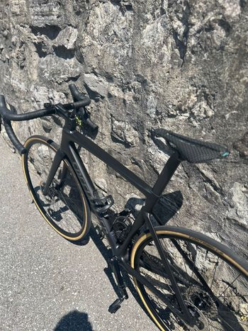 Used Specialized Tarmac Shimano 105 Di2 2025 Road & Gravel, Black — image 5 of 6