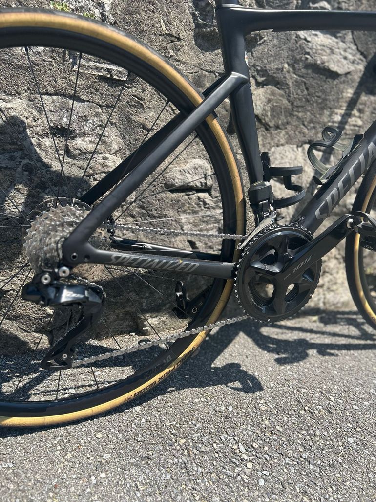 Used Specialized Tarmac Shimano 105 Di2 2025 Road & Gravel, Black — image 4 of 6