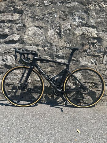Used Specialized Tarmac Shimano 105 Di2 2025 Road & Gravel, Black — image 2 of 6