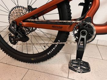 Used Specialized Stumpjumper 15 Öhlins Coil 2025 2025 Mountainbike, Red, 29, 27.5 — image 14 of 20
