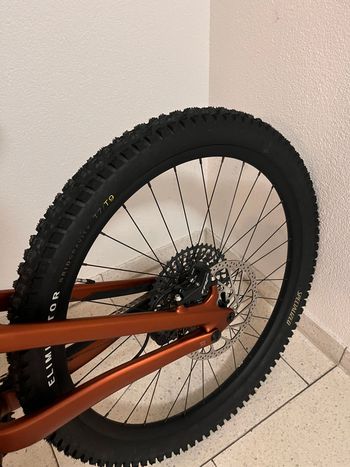 Used Specialized Stumpjumper 15 Öhlins Coil 2025 2025 Mountainbike, Red, 29, 27.5 — image 10 of 20