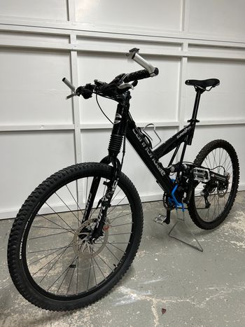 Used Cannondale Super V 600 2005 Mountainbike, Black — image 2 of 8