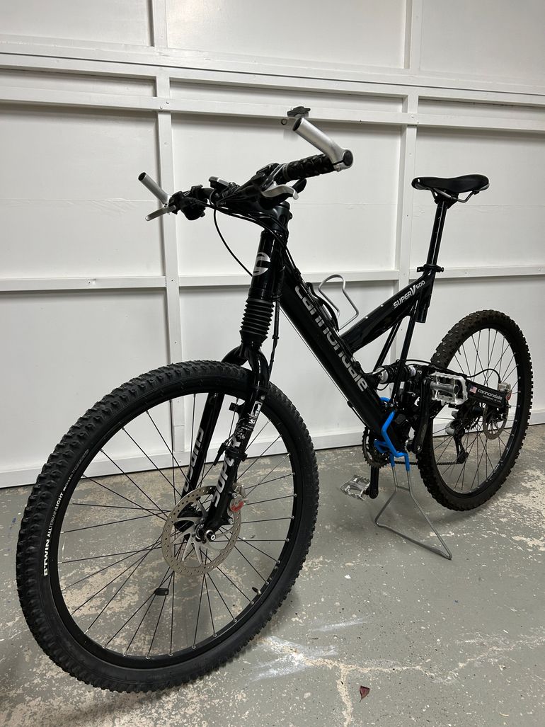 Used Cannondale Super V 600 2005 Mountainbike, Black — image 2 of 8