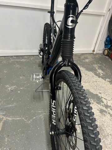 Gebrauchtes Cannondale Super V 600 2005 Mountainbike, Schwarz — Bild 6 von 8
