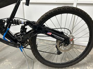 Gebrauchtes Cannondale Super V 600 2005 Mountainbike, Schwarz — Bild 3 von 8