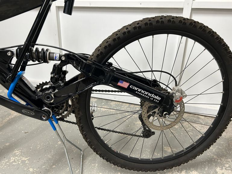 Used Cannondale Super V 600 2005 Mountainbike, Black — image 3 of 8