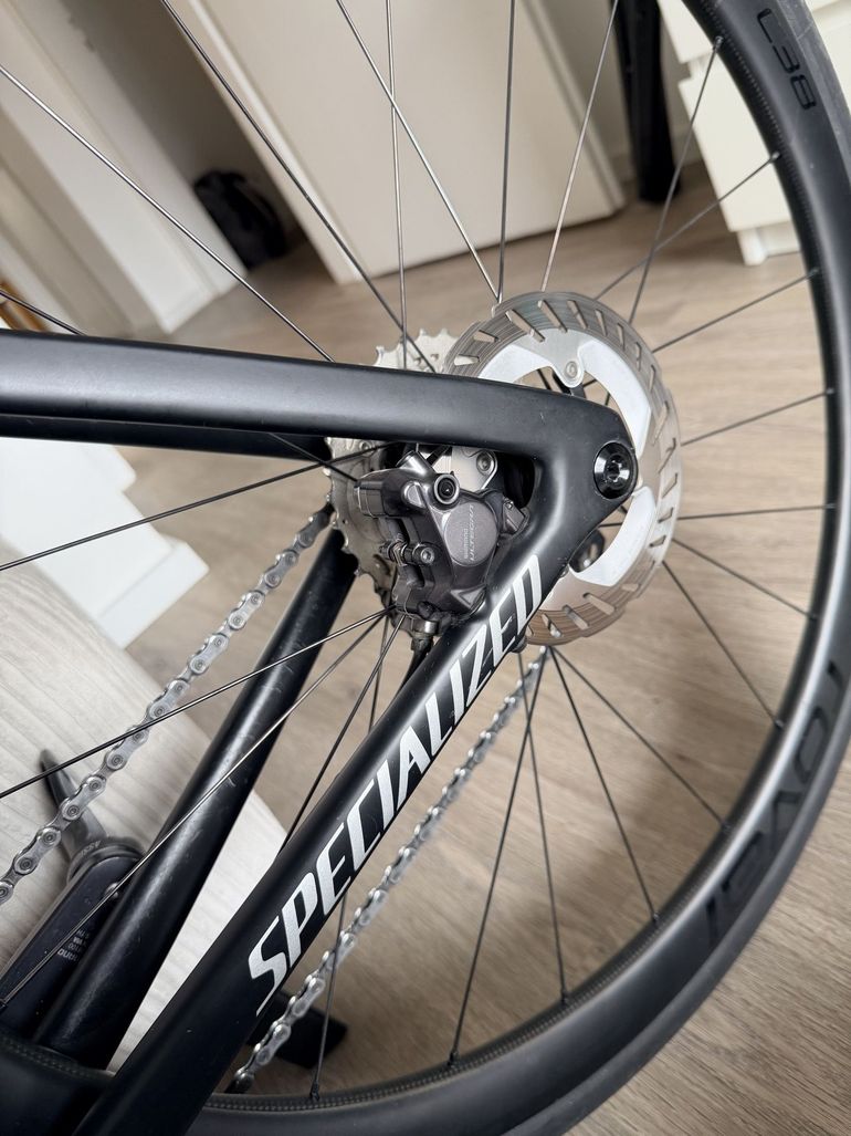 Used Specialized Tarmac SL7 Expert 2022 2022 Road & Gravel, Red — image 8 of 10