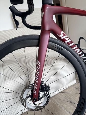 Used Specialized Tarmac SL7 Expert 2022 2022 Road & Gravel, Red — image 10 of 10