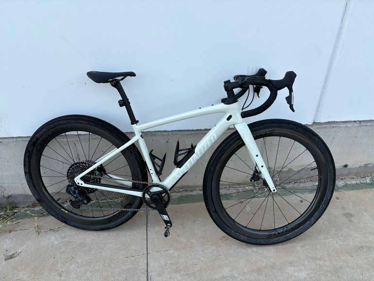 Used Specialized Diverge Comp Carbon - SRAM Apex eTAP AXS 2025 2025 Road & Gravel — image 1 of 8