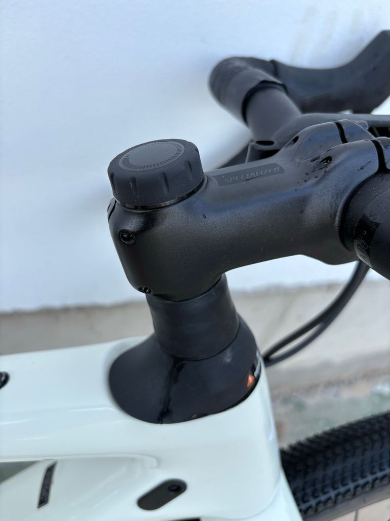 Used Specialized Diverge Comp Carbon - SRAM Apex eTAP AXS 2025 2025 Road & Gravel — image 5 of 8