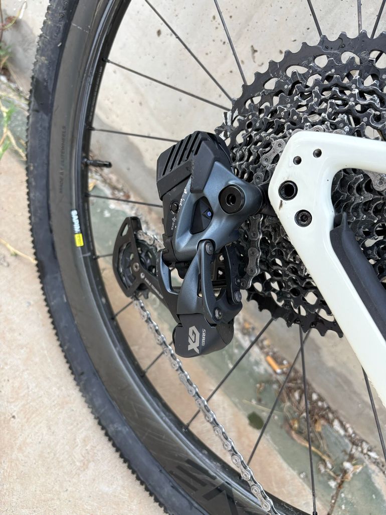 Used Specialized Diverge Comp Carbon - SRAM Apex eTAP AXS 2025 2025 Road & Gravel — image 3 of 8