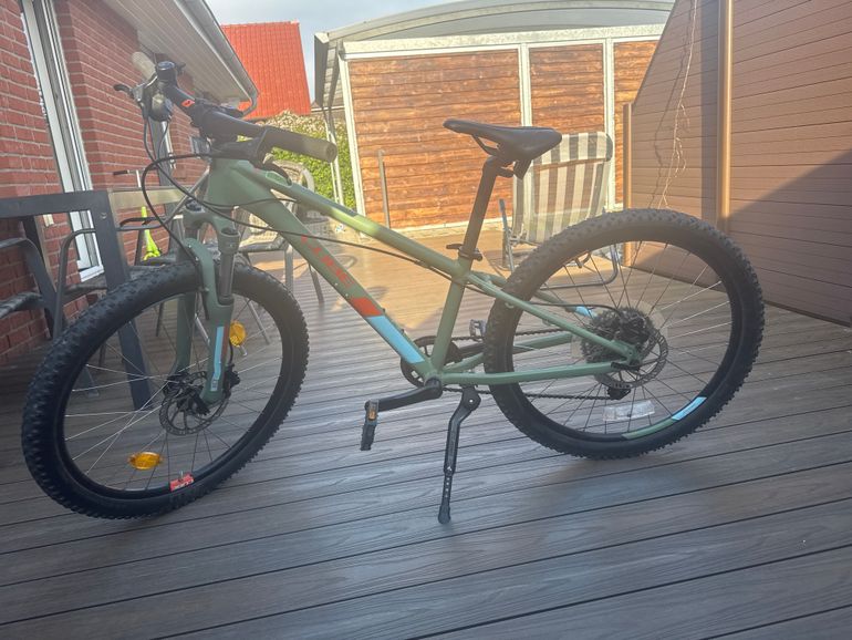 Used CUBE 240 Disc Fe 2023 2023 Mountainbike, Green — image 1 of 3