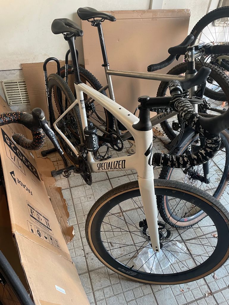 Used Specialized Roubaix SL8 Comp 2024 2024 Road & Gravel, Weiß — image 3 of 3