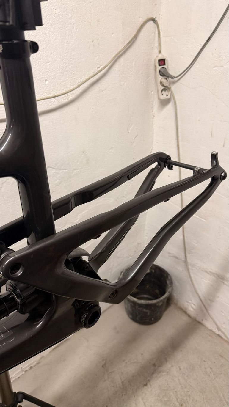 Used Santa Cruz Nomad R / Carbon C / 27.5 2020 Frameset 2020 Mountainbike, Black, 27.5 — image 3 of 14