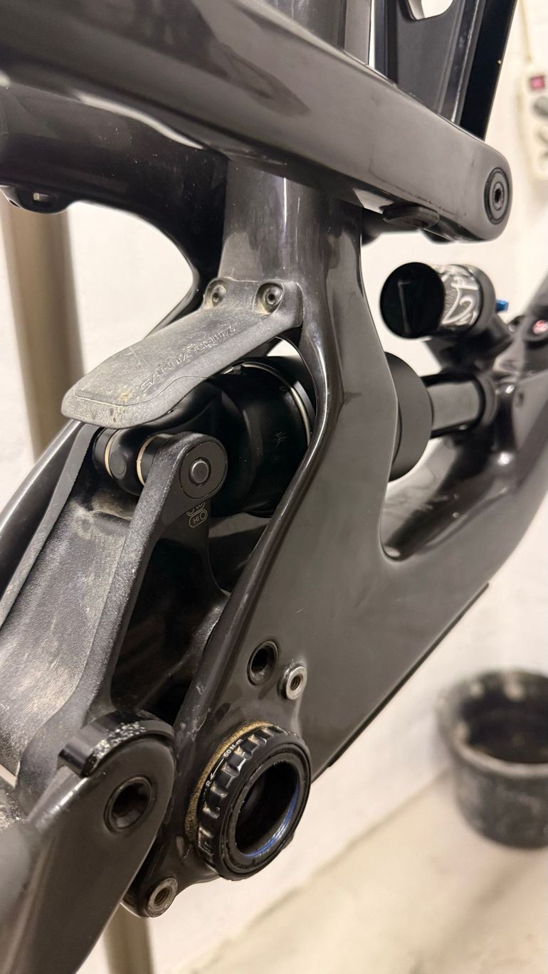 Used Santa Cruz Nomad R / Carbon C / 27.5 2020 Frameset 2020 Mountainbike, Black, 27.5 — image 12 of 14