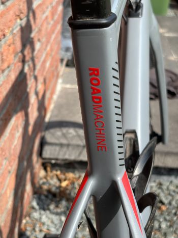 Used BMC Roadmachine 02 THREE 2020 2020 Road & Gravel, Hellgrau — image 2 of 14