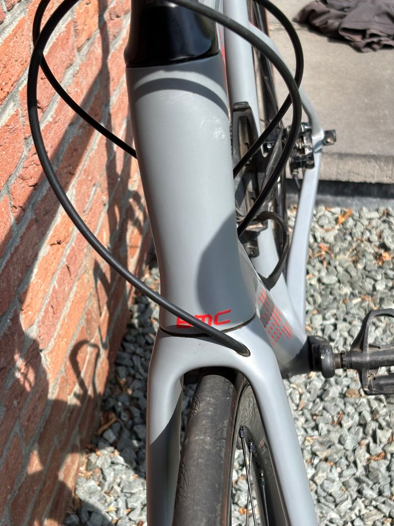Used BMC Roadmachine 02 THREE 2020 2020 Road & Gravel, Hellgrau — image 11 of 14
