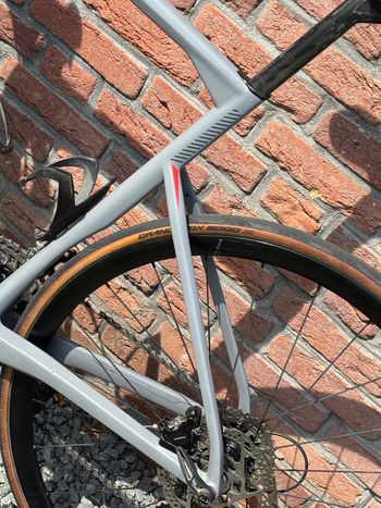 Used BMC Roadmachine 02 THREE 2020 2020 Road & Gravel, Hellgrau — image 9 of 14