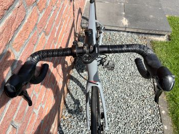 Used BMC Roadmachine 02 THREE 2020 2020 Road & Gravel, Hellgrau — image 12 of 14