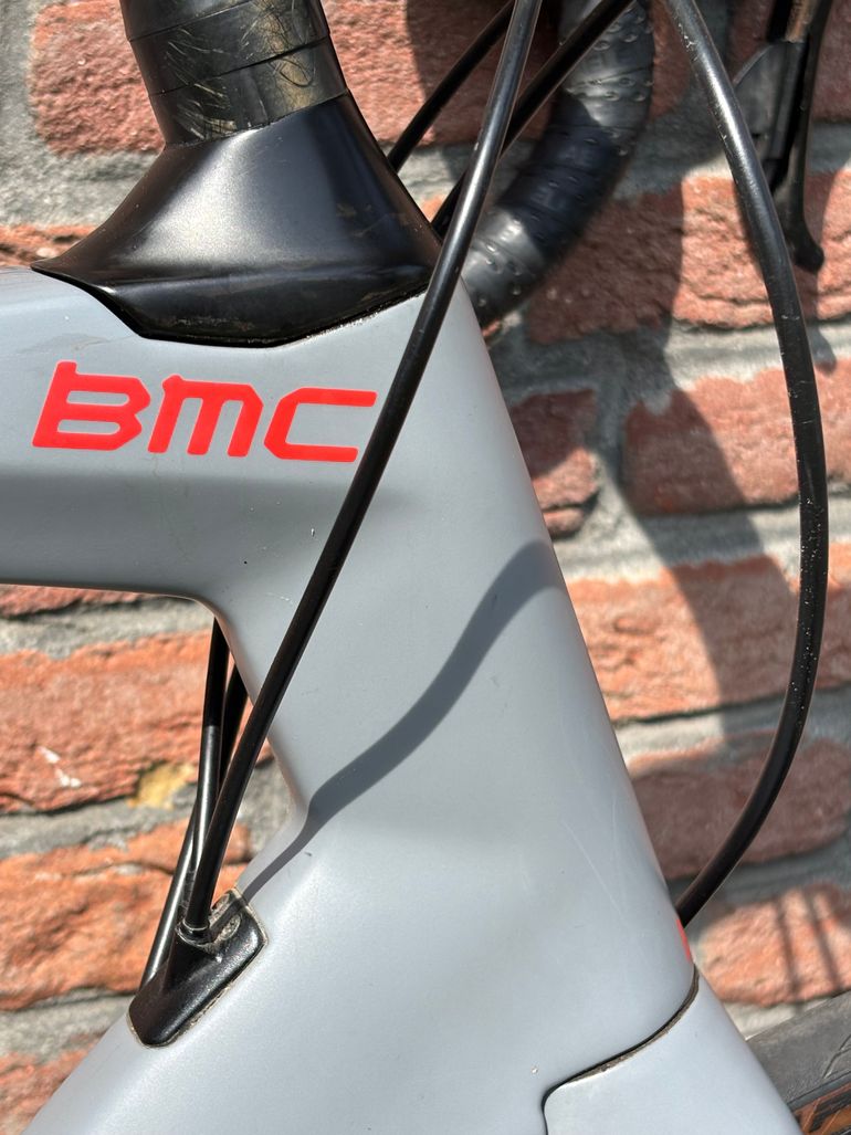 Used BMC Roadmachine 02 THREE 2020 2020 Road & Gravel, Hellgrau — image 4 of 14