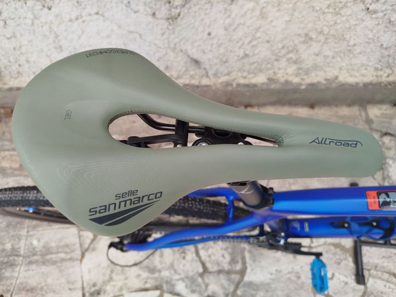 Used Merida SILEX 400 2023 2023 Road & Gravel, Blu — image 4 of 9