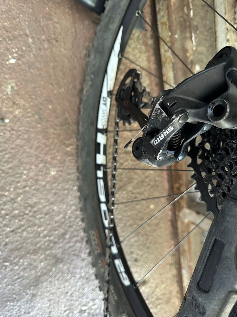 Used Focus Raven 8.6 2021 2021 Mountainbike, Black — image 9 of 10