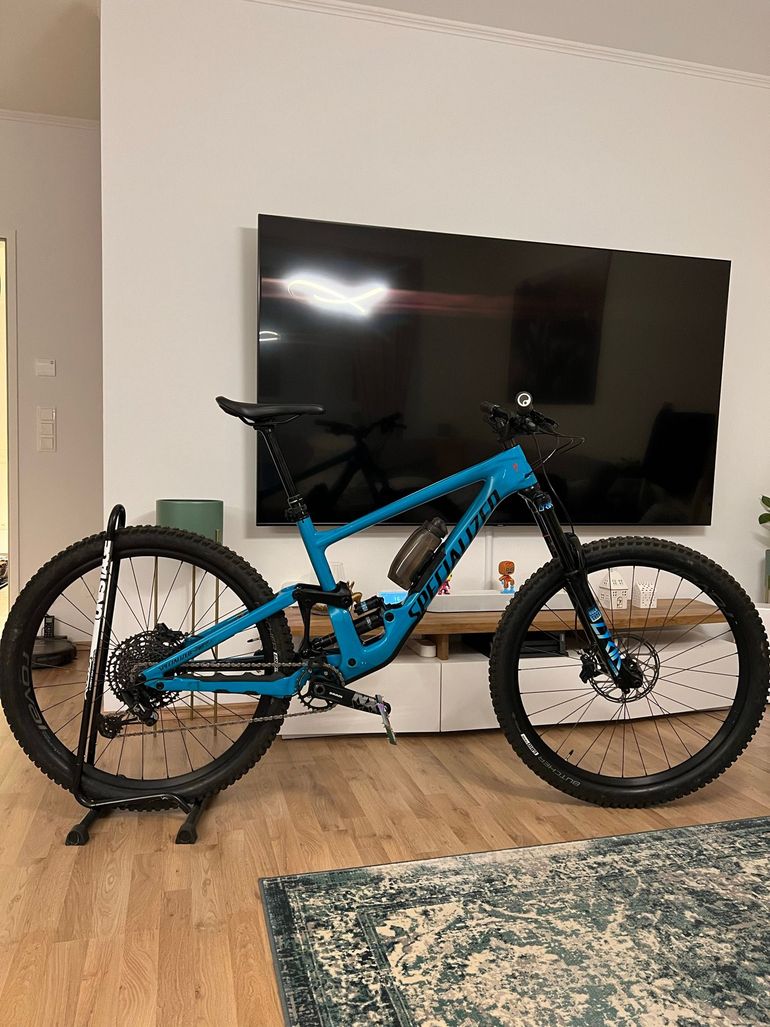 Used Specialized Enduro Comp 2020 2020 Mountainbike, Blue, 29 — image 1 of 13