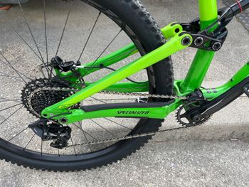 Used Specialized Enduro Comp 29/6Fattie 2017 2017 Mountainbike, Green, 29 — image 3 of 8