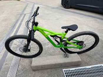 Used Specialized Enduro Comp 29/6Fattie 2017 2017 Mountainbike, Green, 29 — image 2 of 8